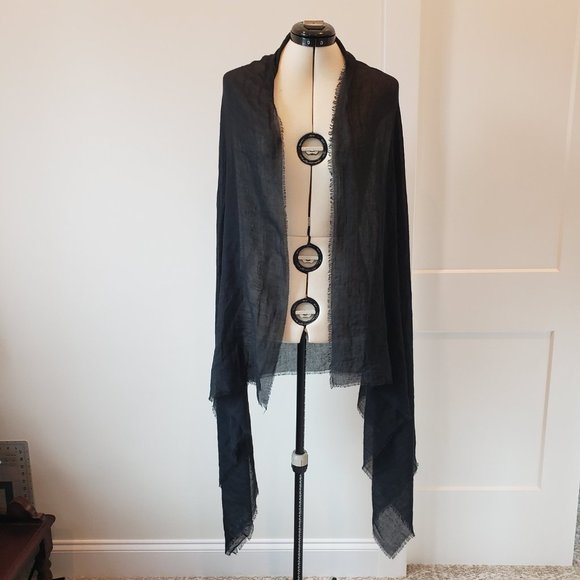 Tahari Lightweight Wrap/Scarf Black - Picture 3 of 7